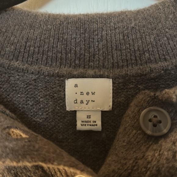 Target blouse, Size Small - Picture 2 of 2